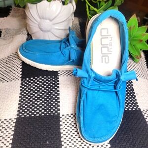 HEY DUDE WOMEN'S WENDY CANVAS SLIP-ON,  AZURE BLUE, SIZE 5, GUC